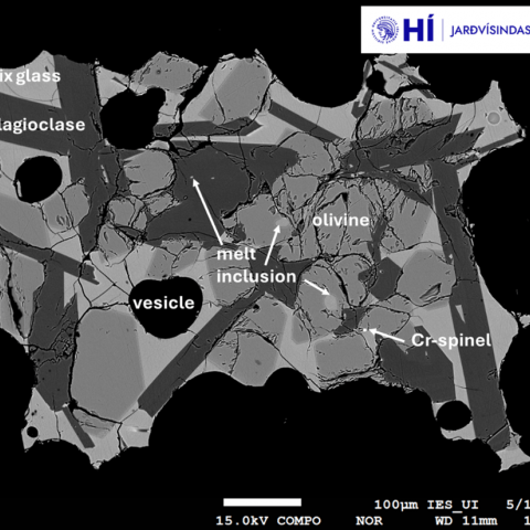 Endurkasts-rafeindamynd af plagíóklas+ólivínhópdíl